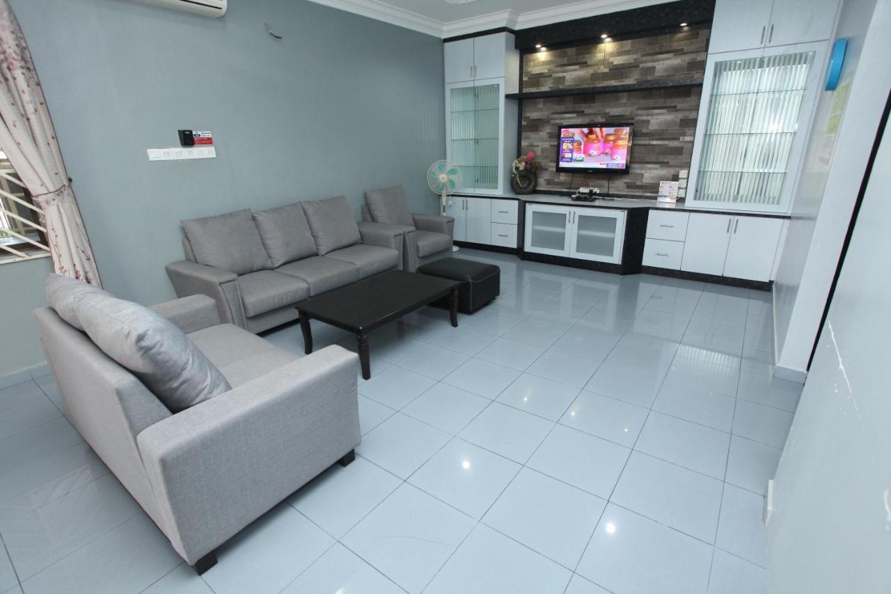 Warni 48 Whole Or Homestay Muar